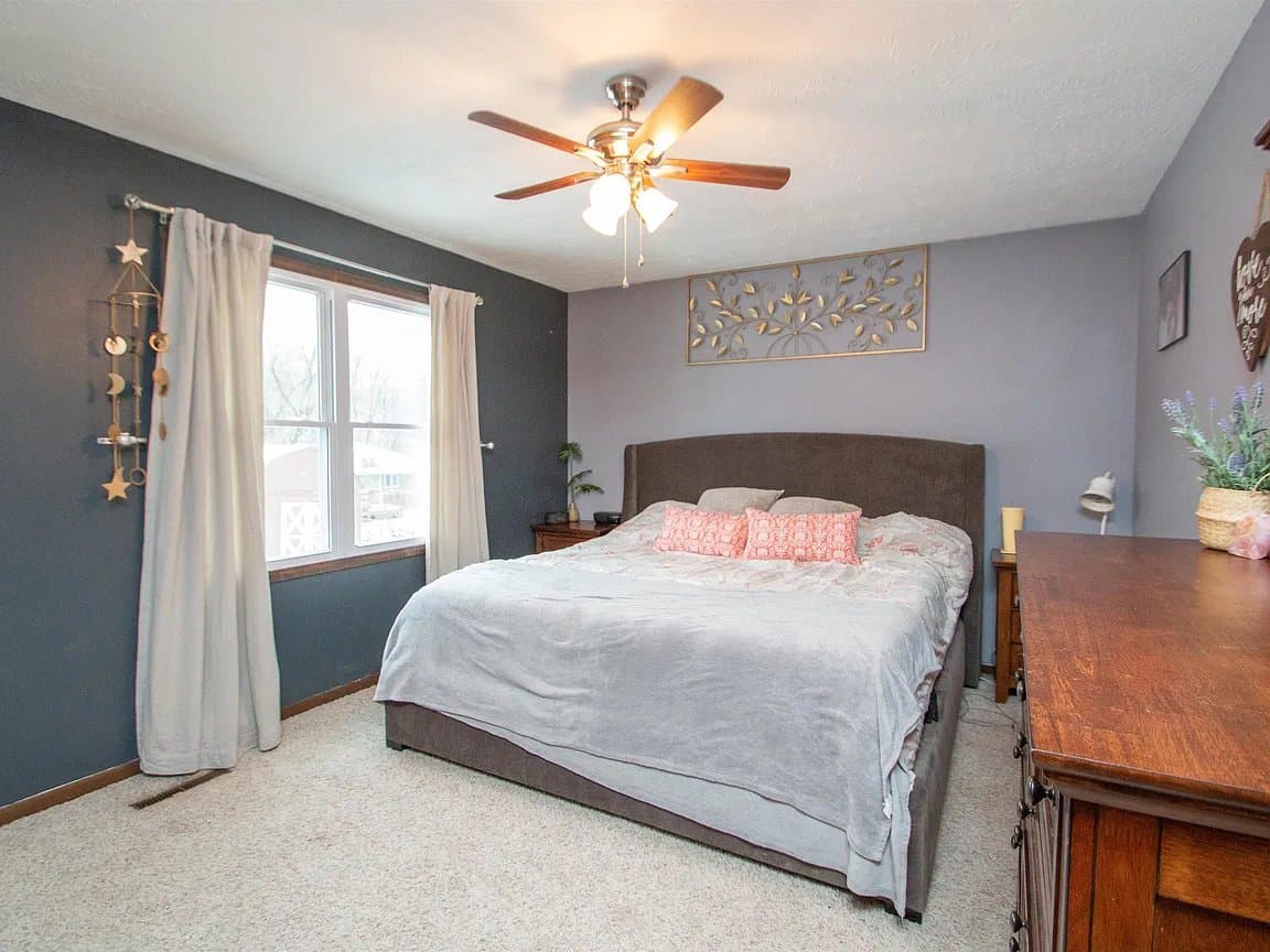 Sioux City House: 4408 Cherrywood Ln