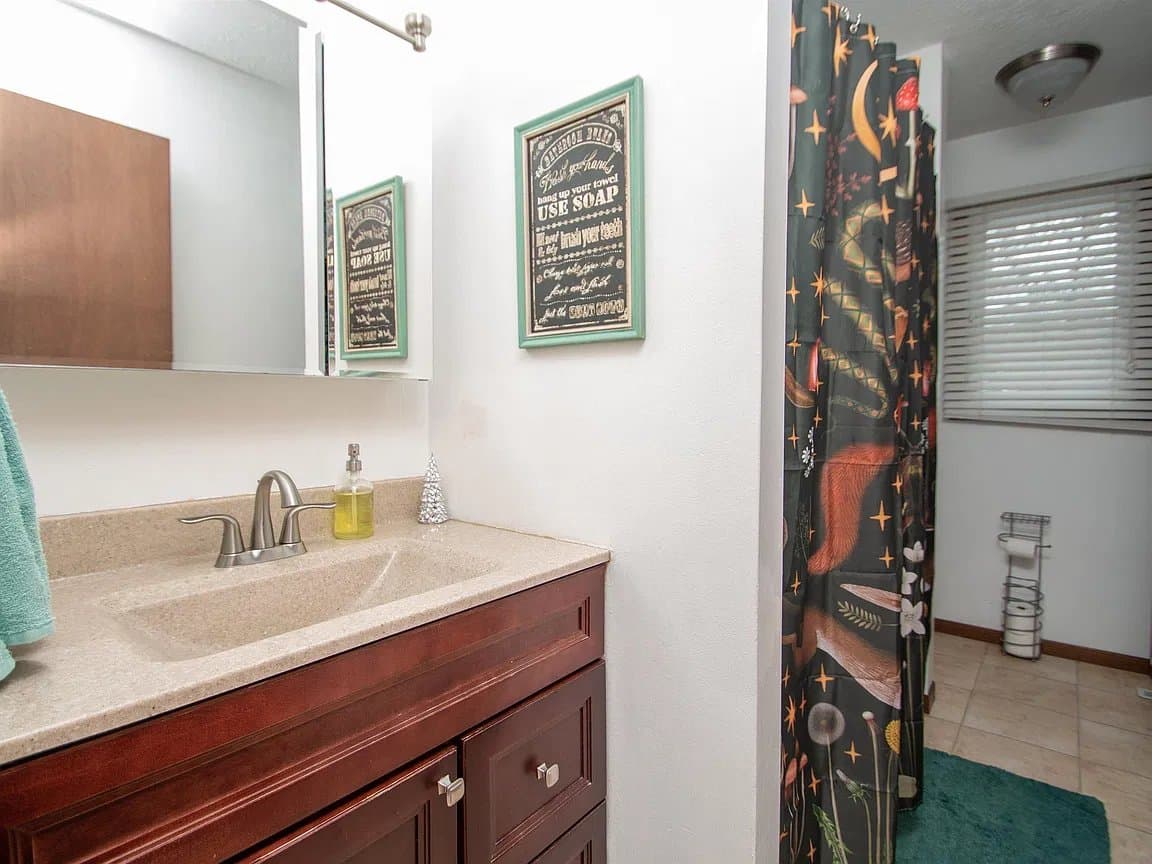 Sioux City House: 4408 Cherrywood Ln