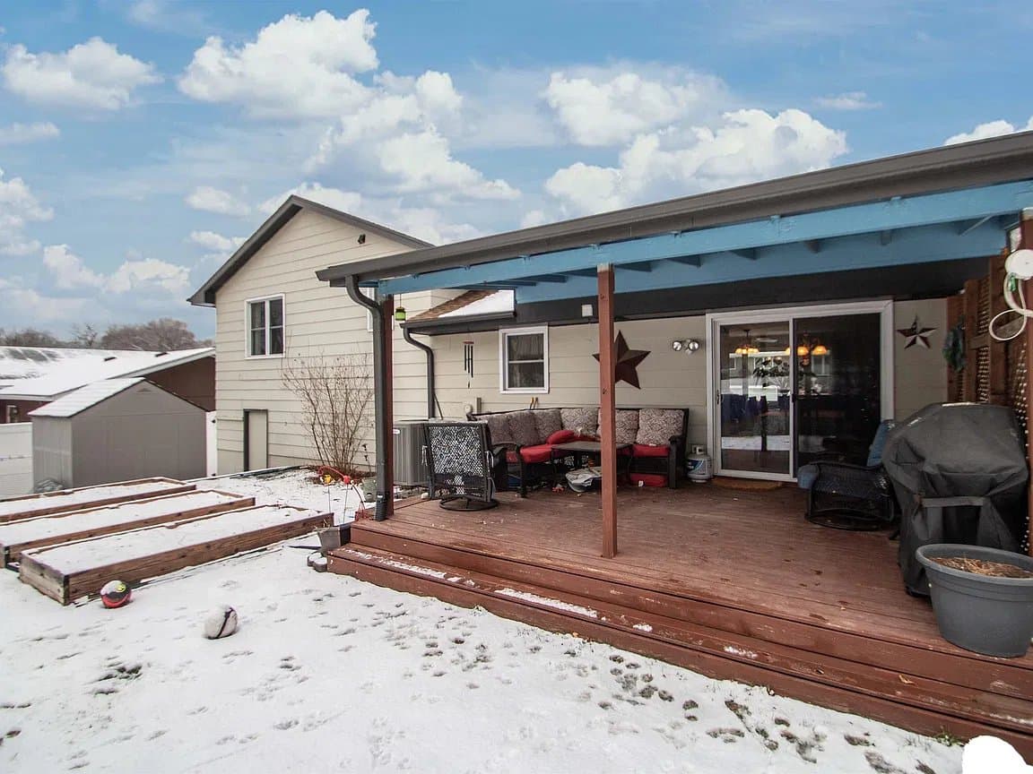 Sioux City House: 4408 Cherrywood Ln