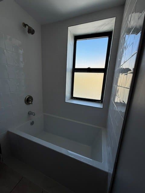 Chicago Apartment: 914 W Gordon Ter