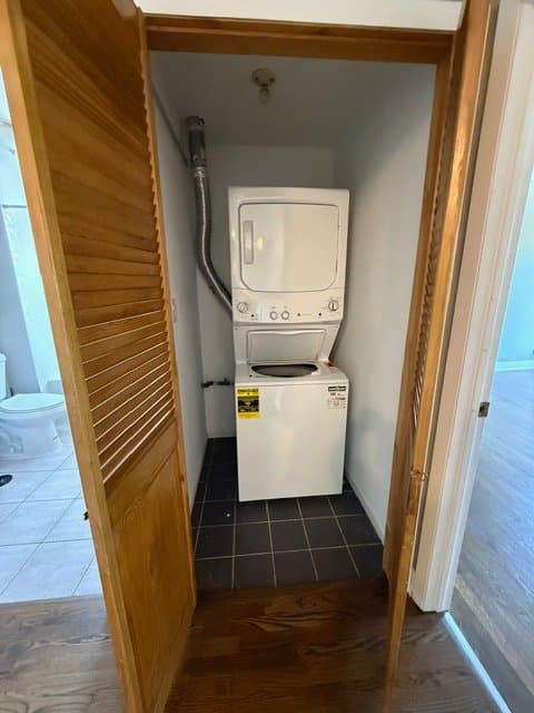 Chicago Apartment: 914 W Gordon Ter