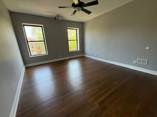 Chicago Apartment: 914 W Gordon Ter