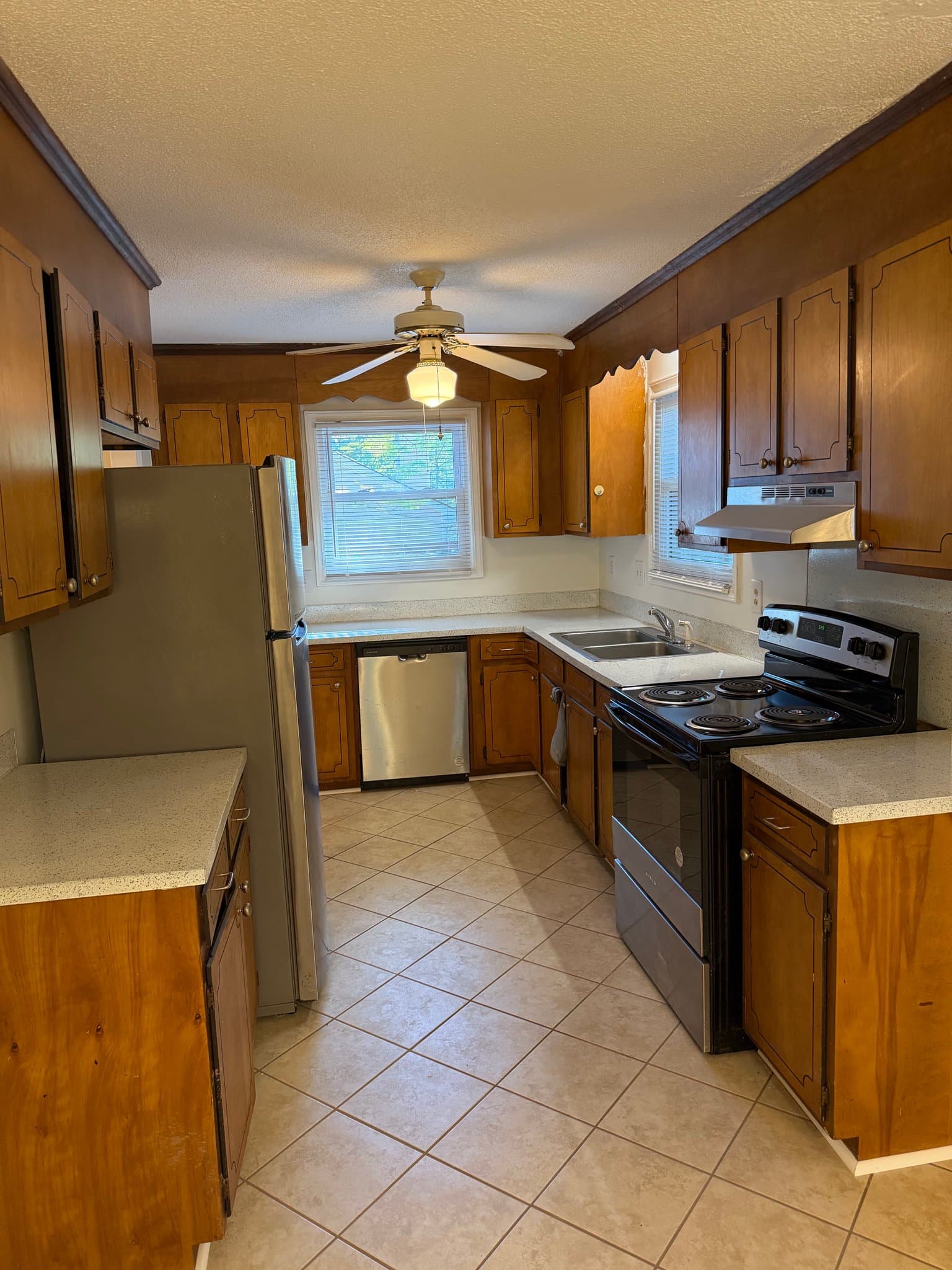 Charlotte House: 7814 Hickory Hollow Lane
