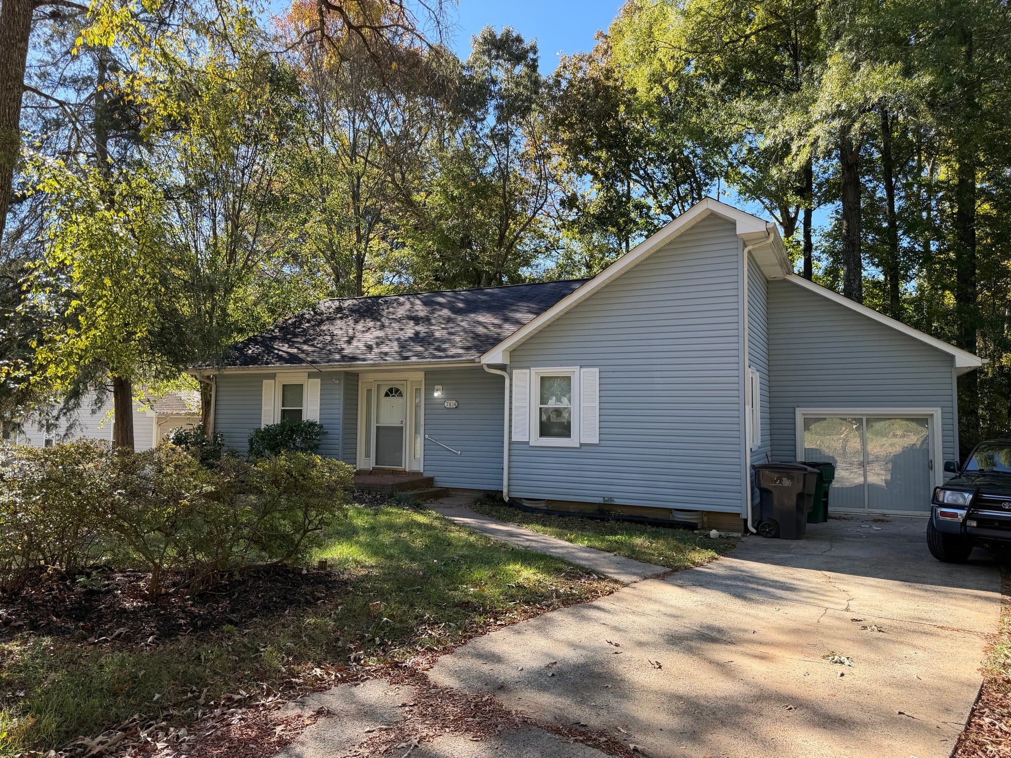 Charlotte House: 7814 Hickory Hollow Lane
