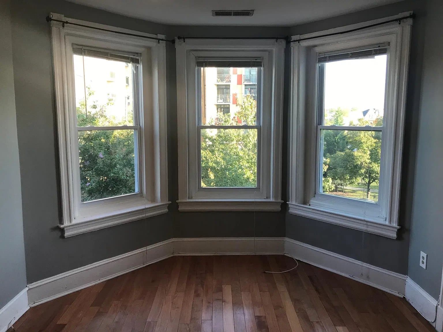 Washington Condo: 1360 Girard St NW