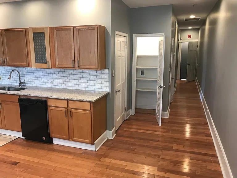 Washington Condo: 1360 Girard St NW