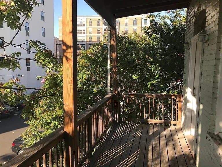 Washington Condo: 1360 Girard St NW