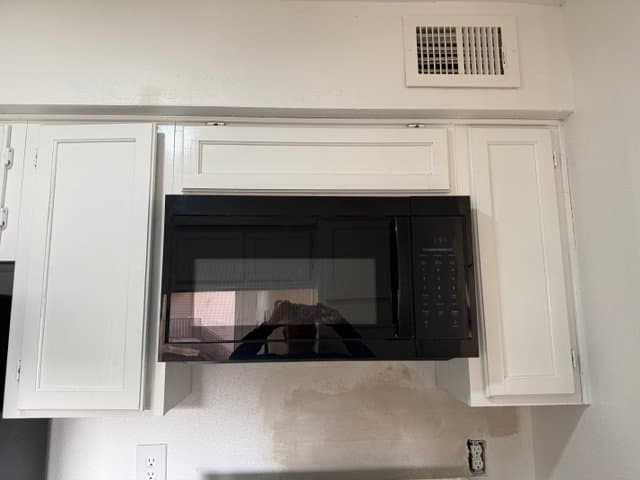 Houston Condo: 10555 Turtlewood Ct.