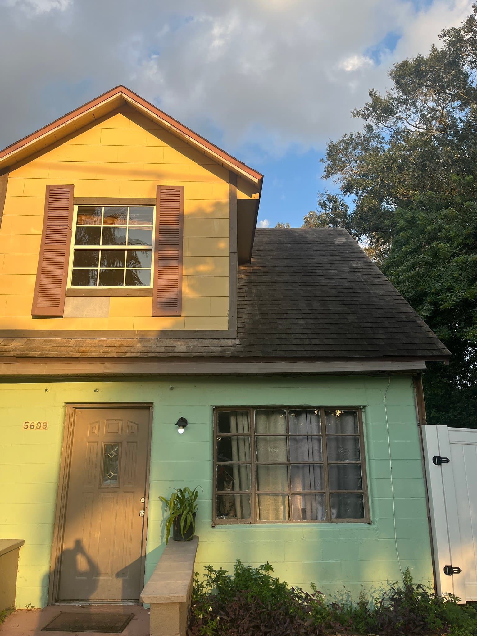 St Petersburg Apartment: 5609 61st n