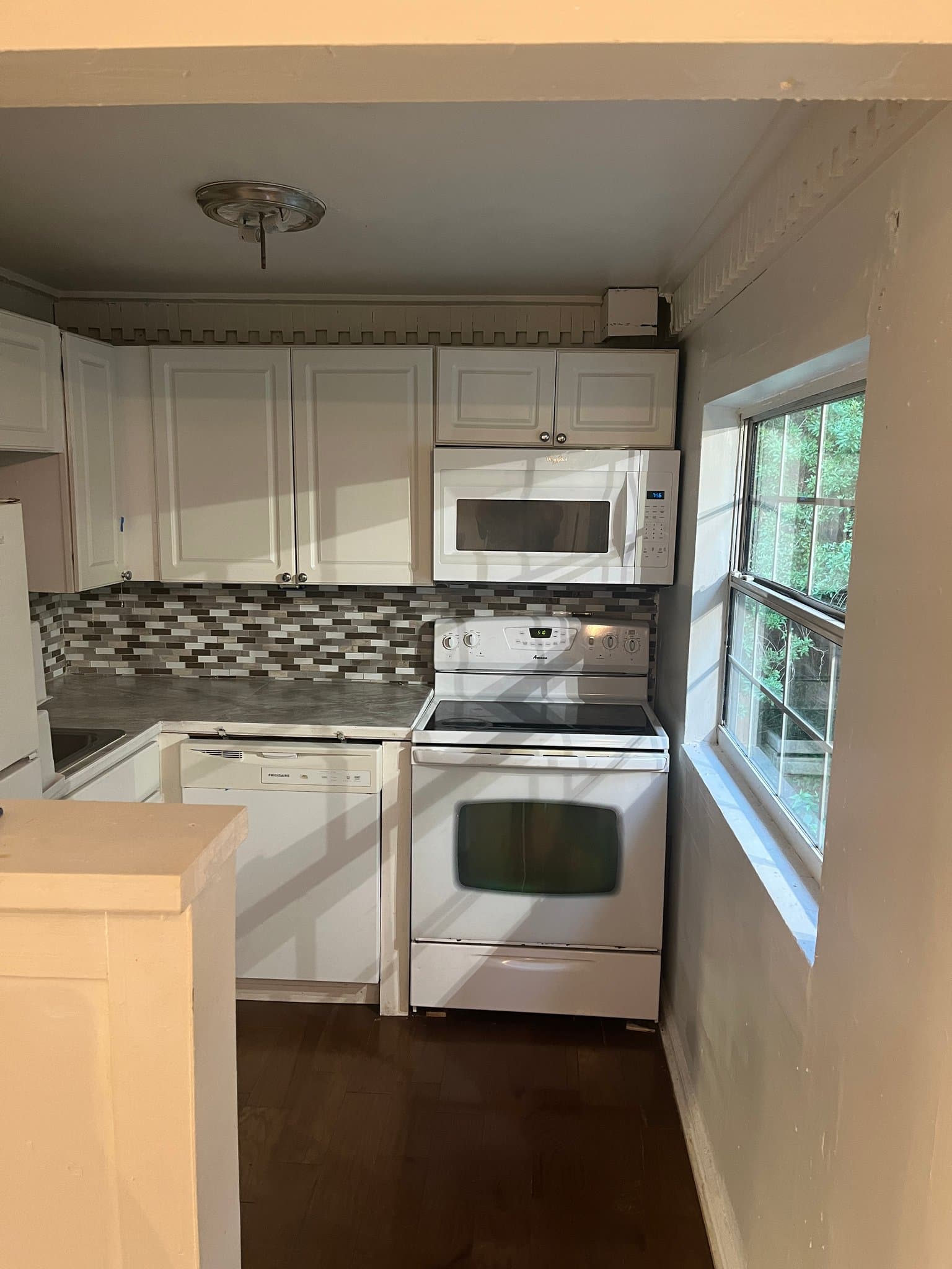 St Petersburg Apartment: 5609 61st n