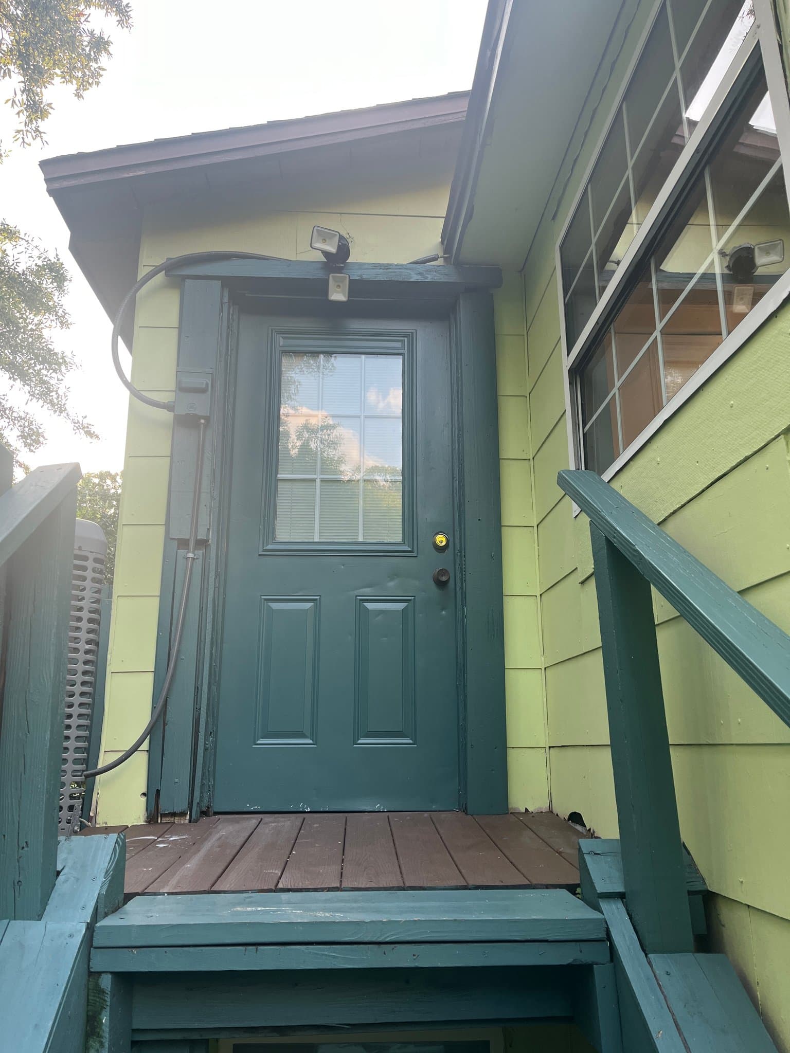 St Petersburg Apartment: 5609 61st n