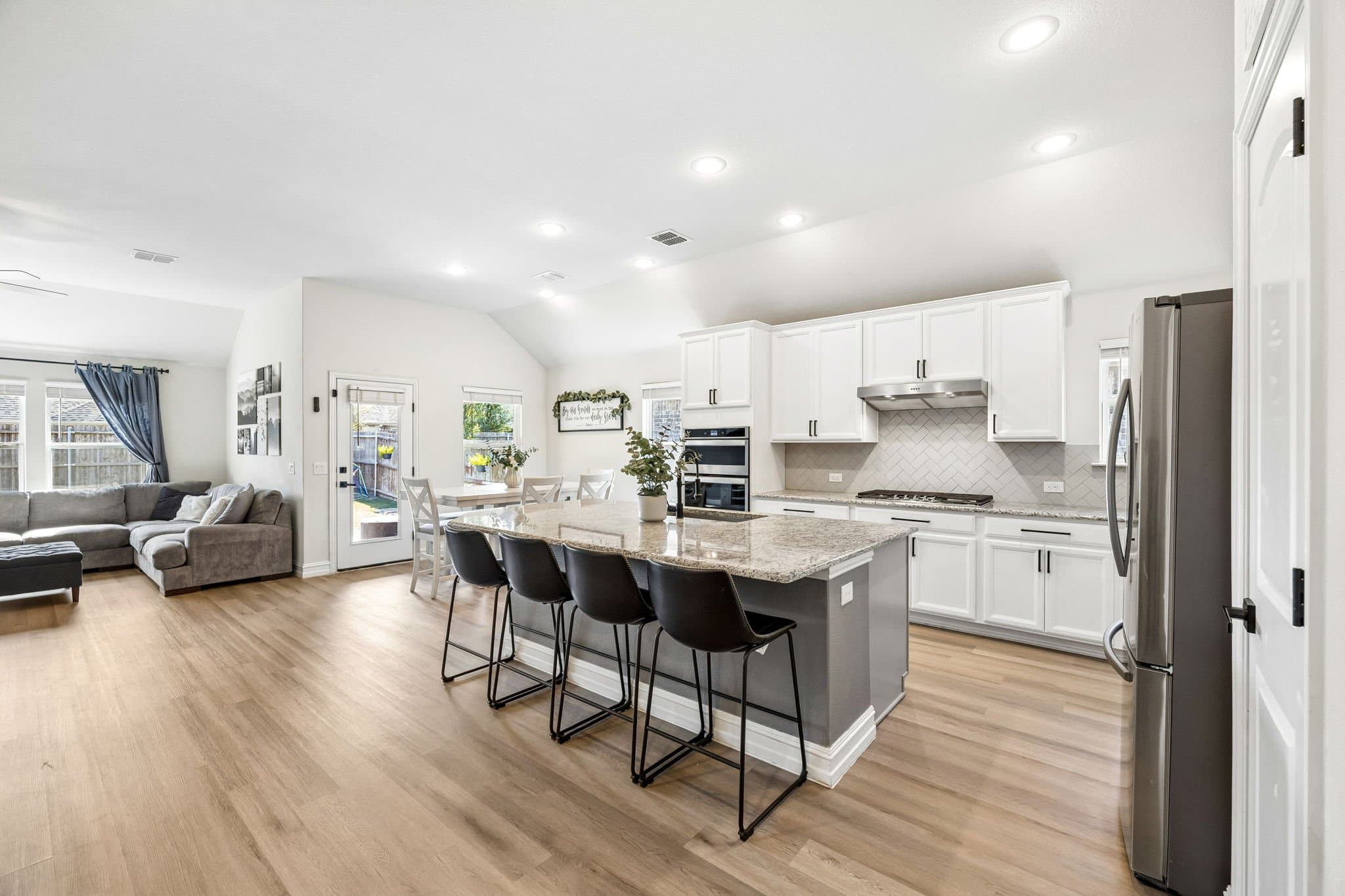 Haslet House: 929 Crest Breeze Dr