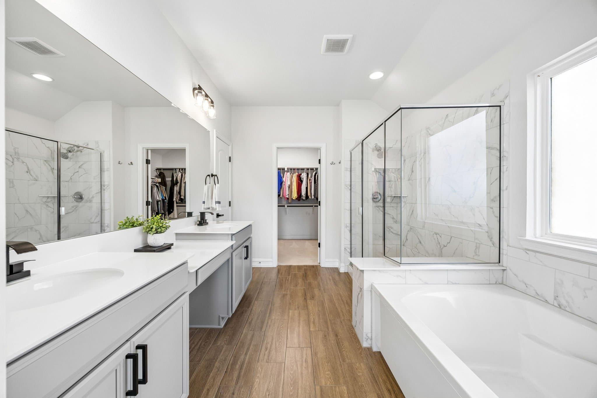 Haslet House: 929 Crest Breeze Dr