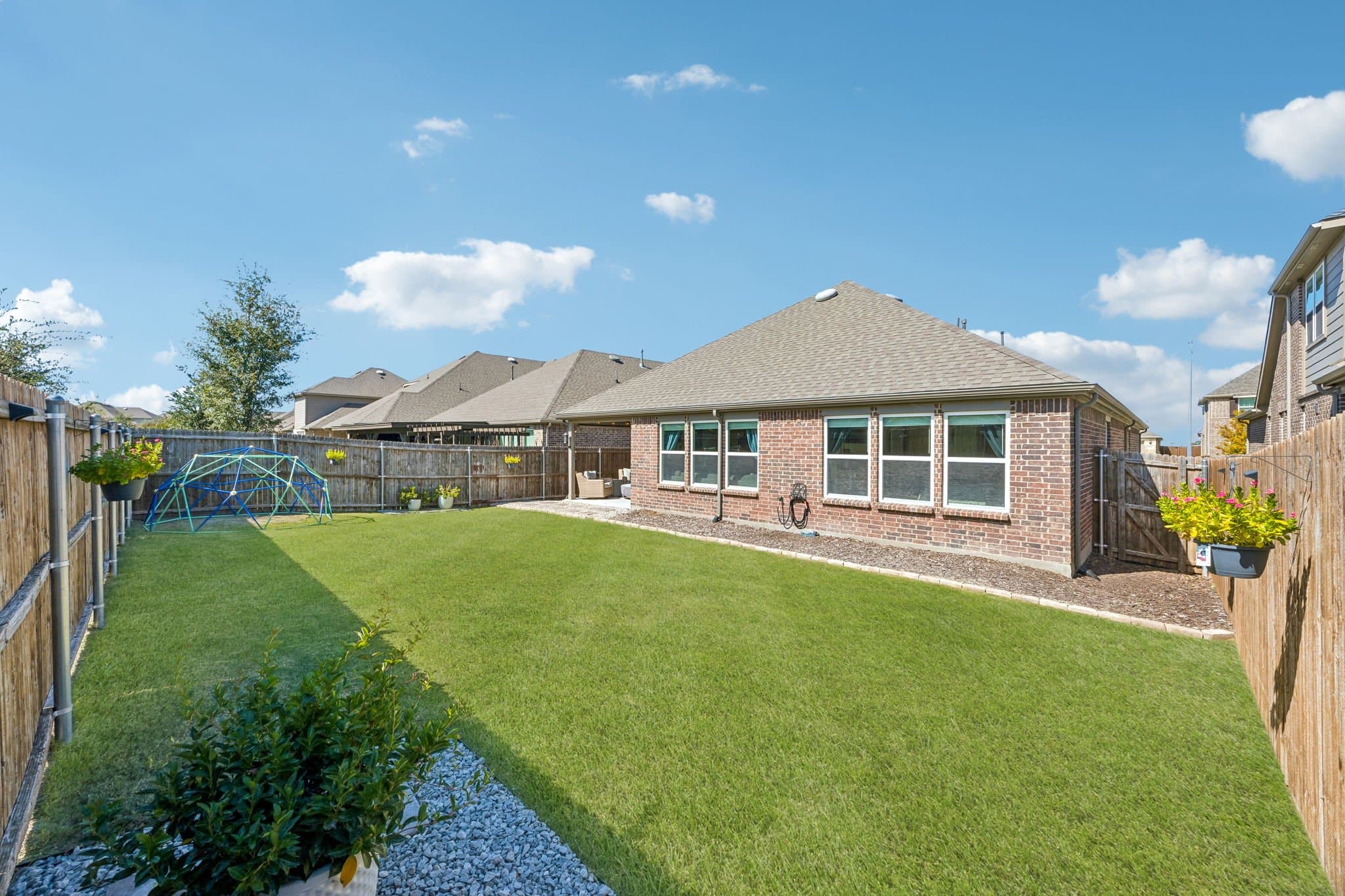 Haslet House: 929 Crest Breeze Dr
