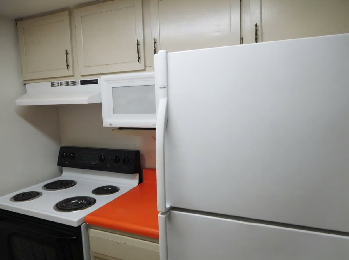Golden Condo: 1250 Golden Cir