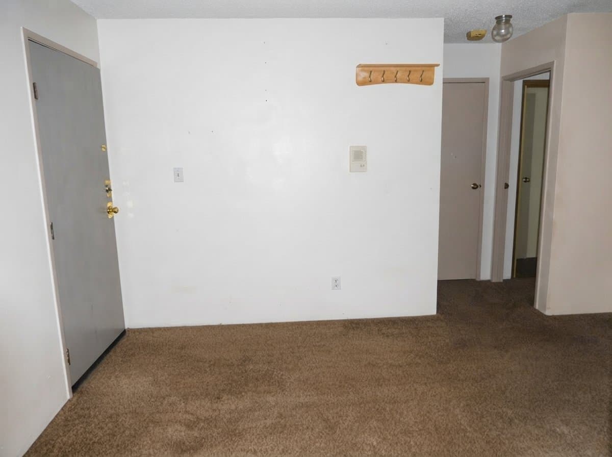 Golden Condo: 1250 Golden Cir