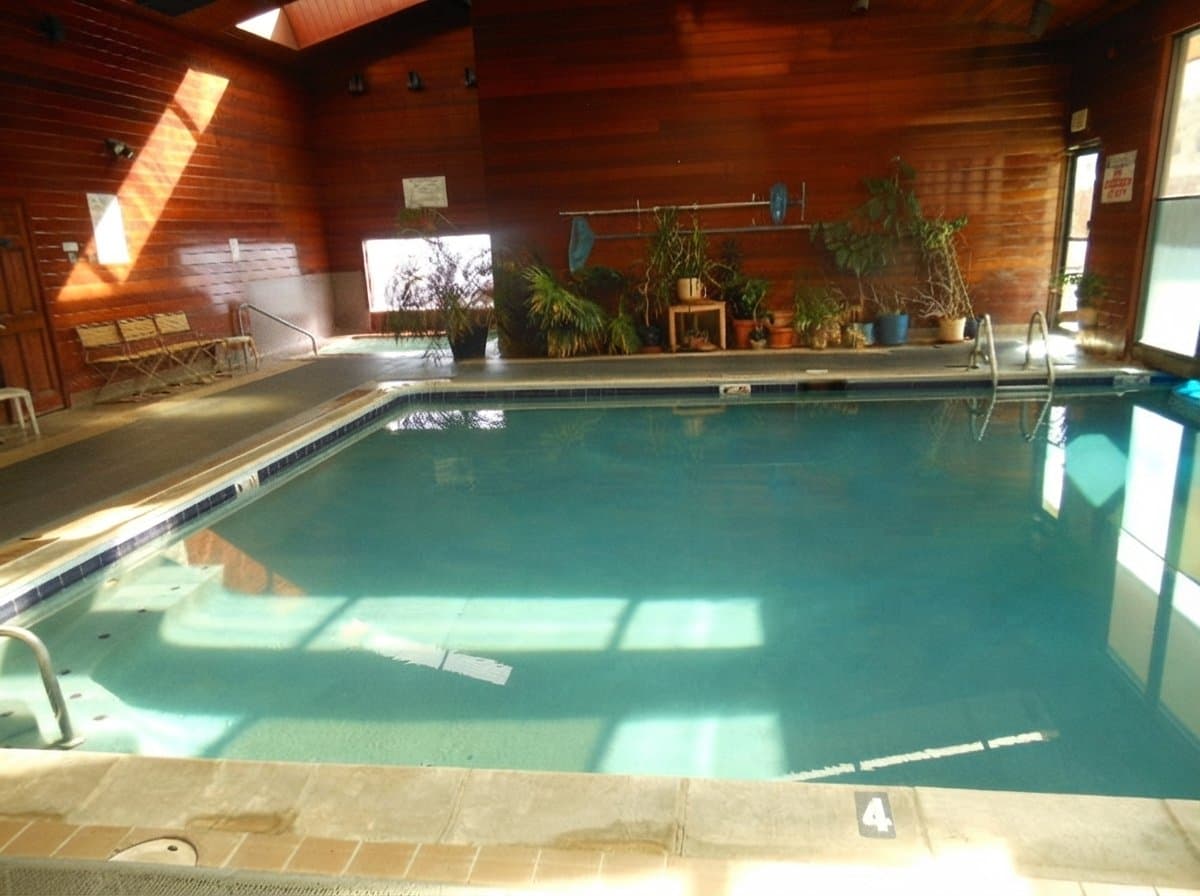 Golden Condo: 1250 Golden Cir