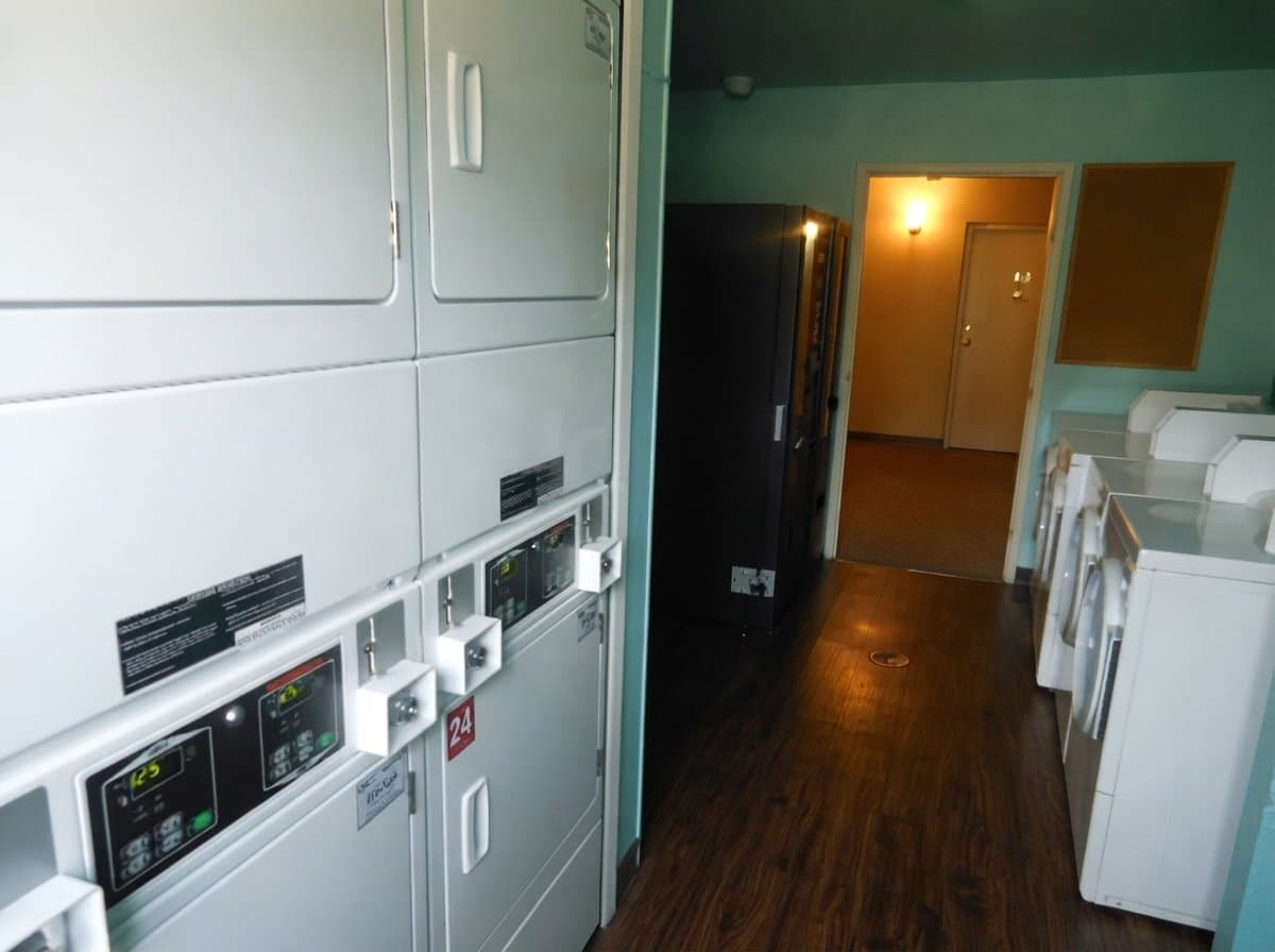 Golden Condo: 1250 Golden Cir