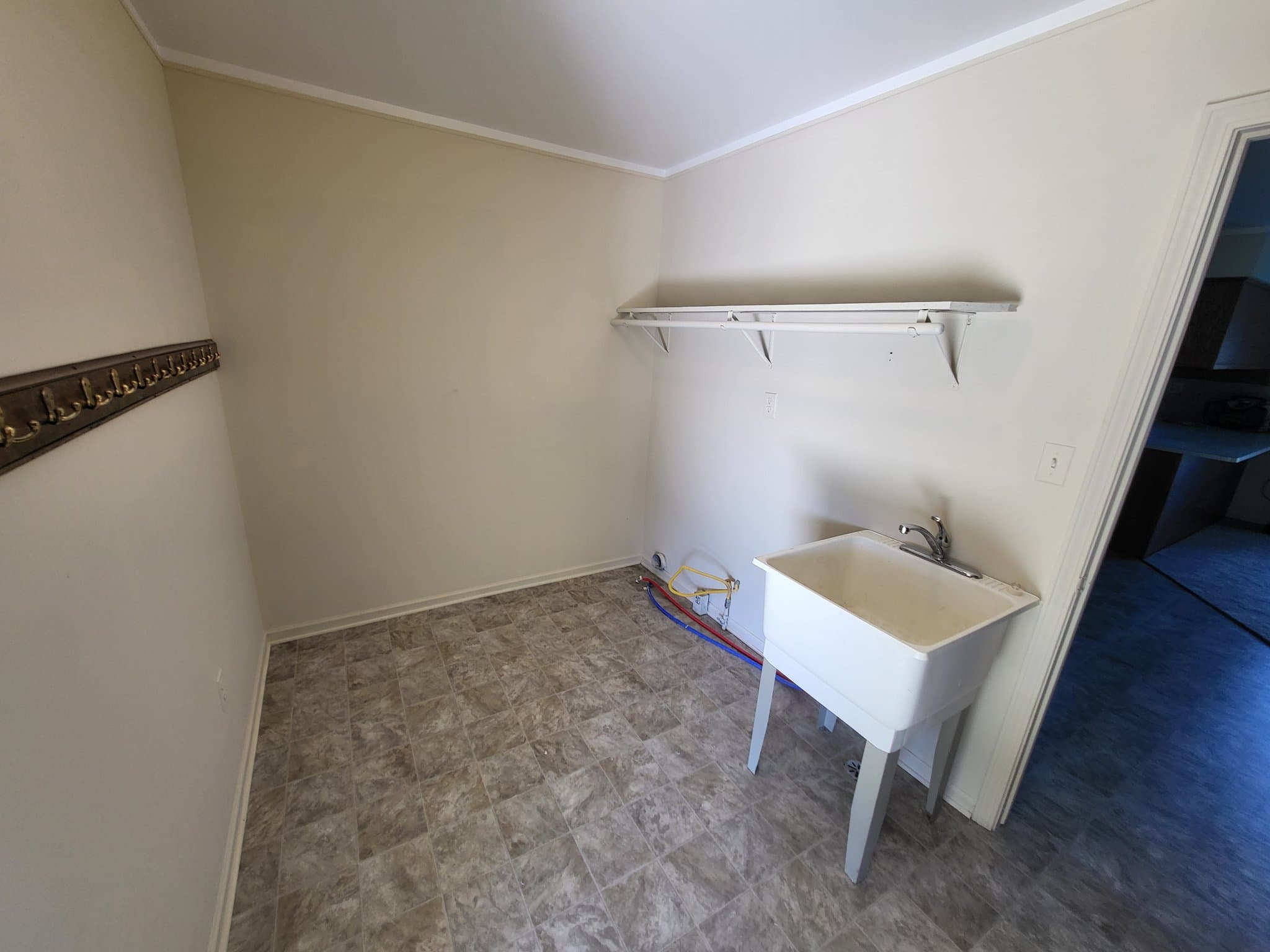 Utica House: 11743 21 Mile Rd