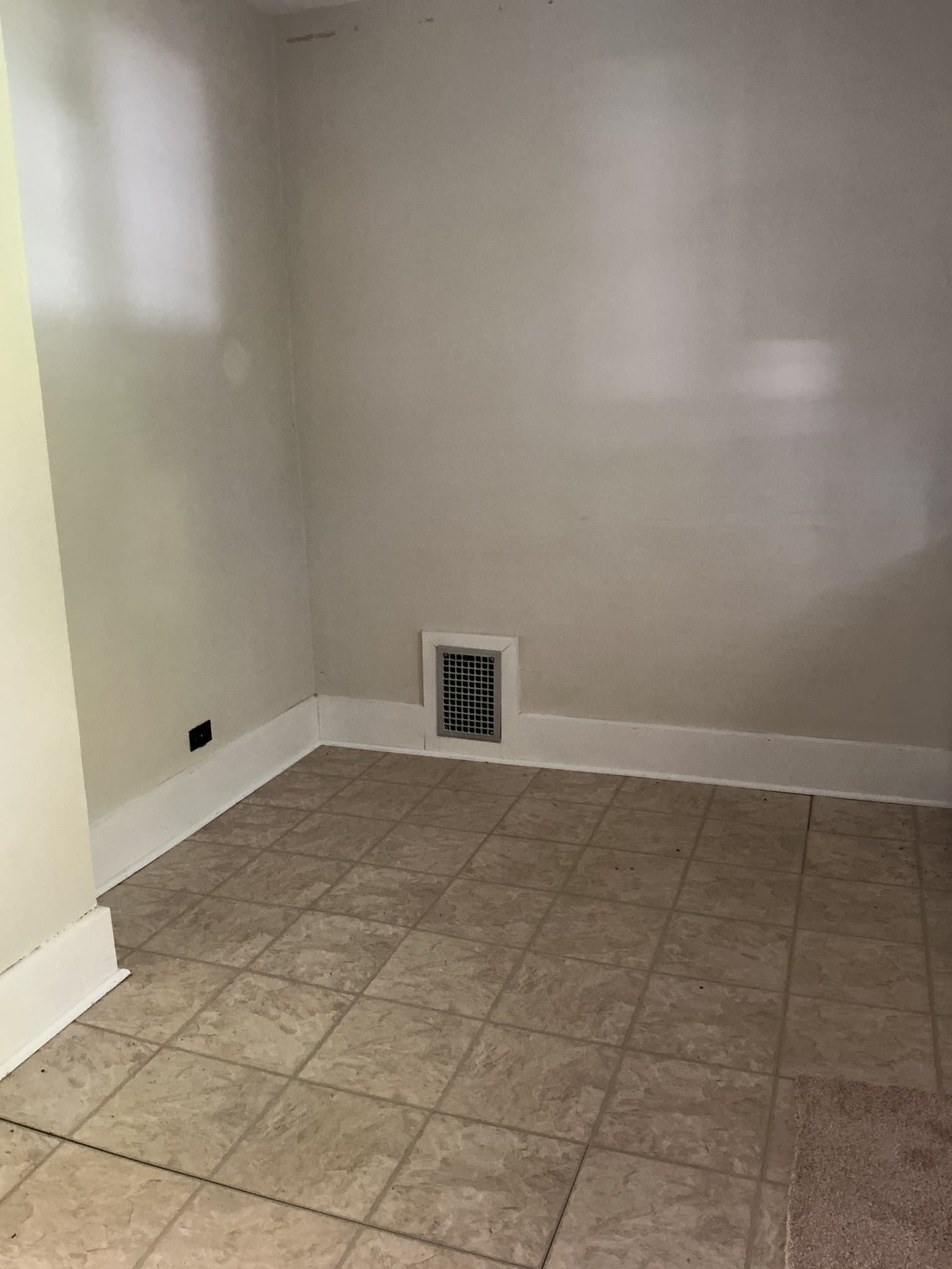 Hillsdale Multiplex: 86 S Howell St