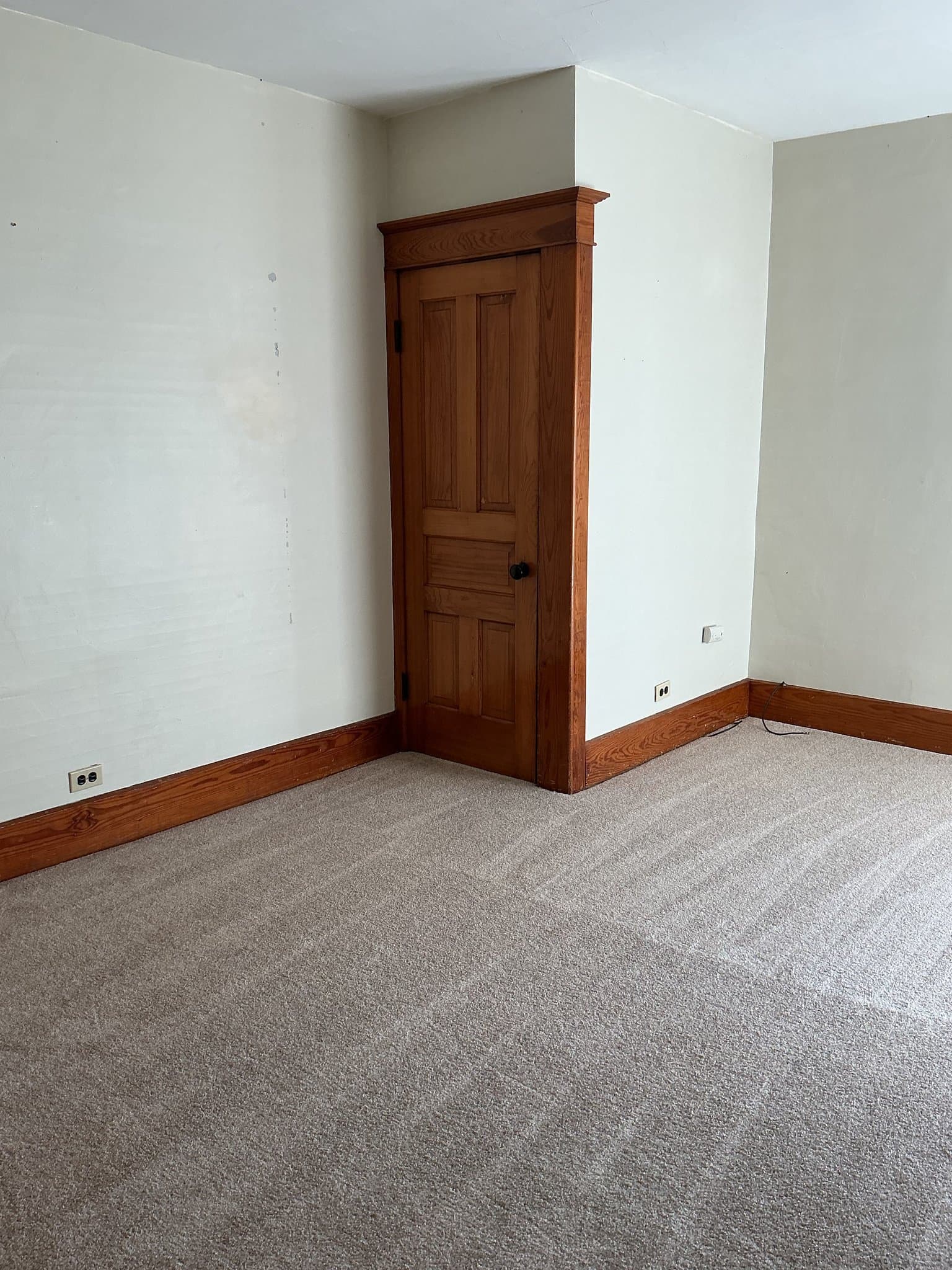 Hillsdale Multiplex: 86 S Howell St