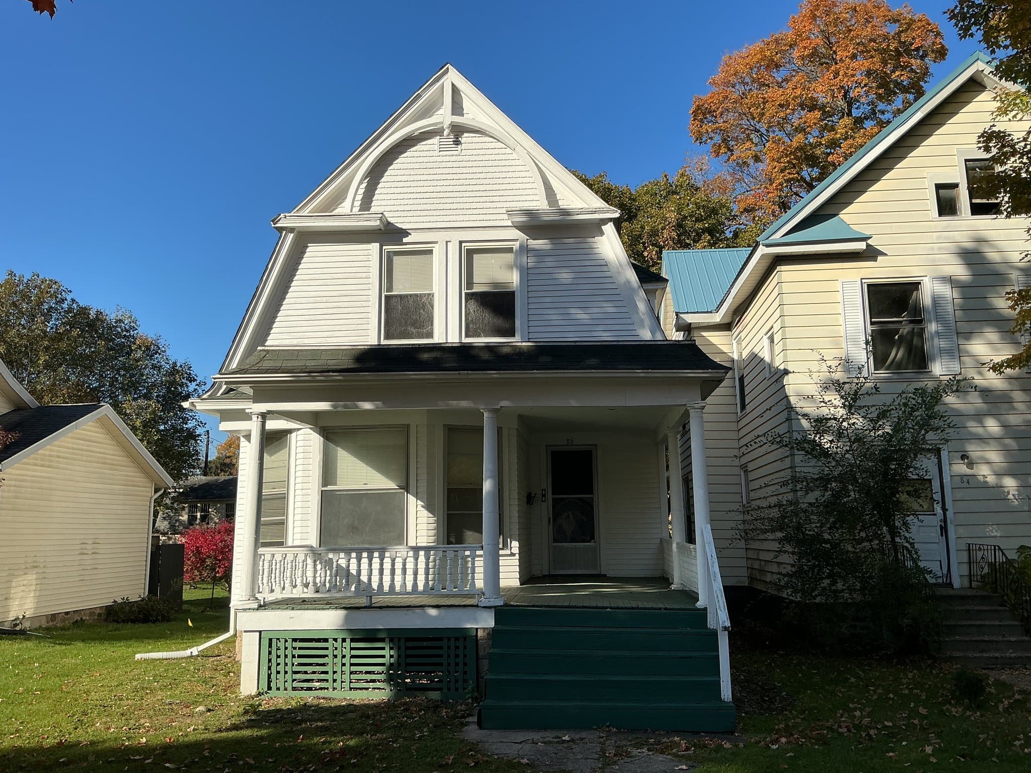 Hillsdale Multiplex: 86 S Howell St