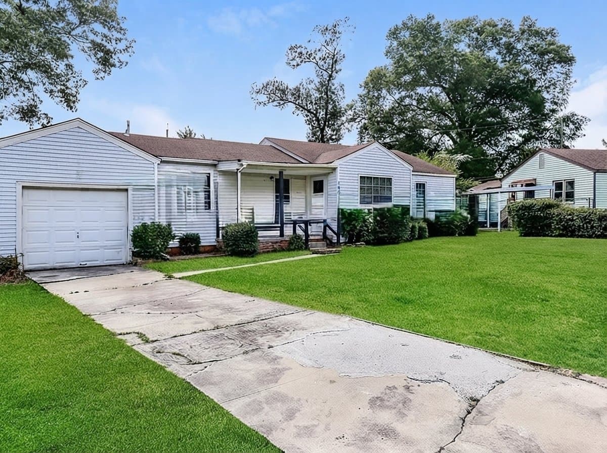 Little Rock House: 1802 Pinewood Dr