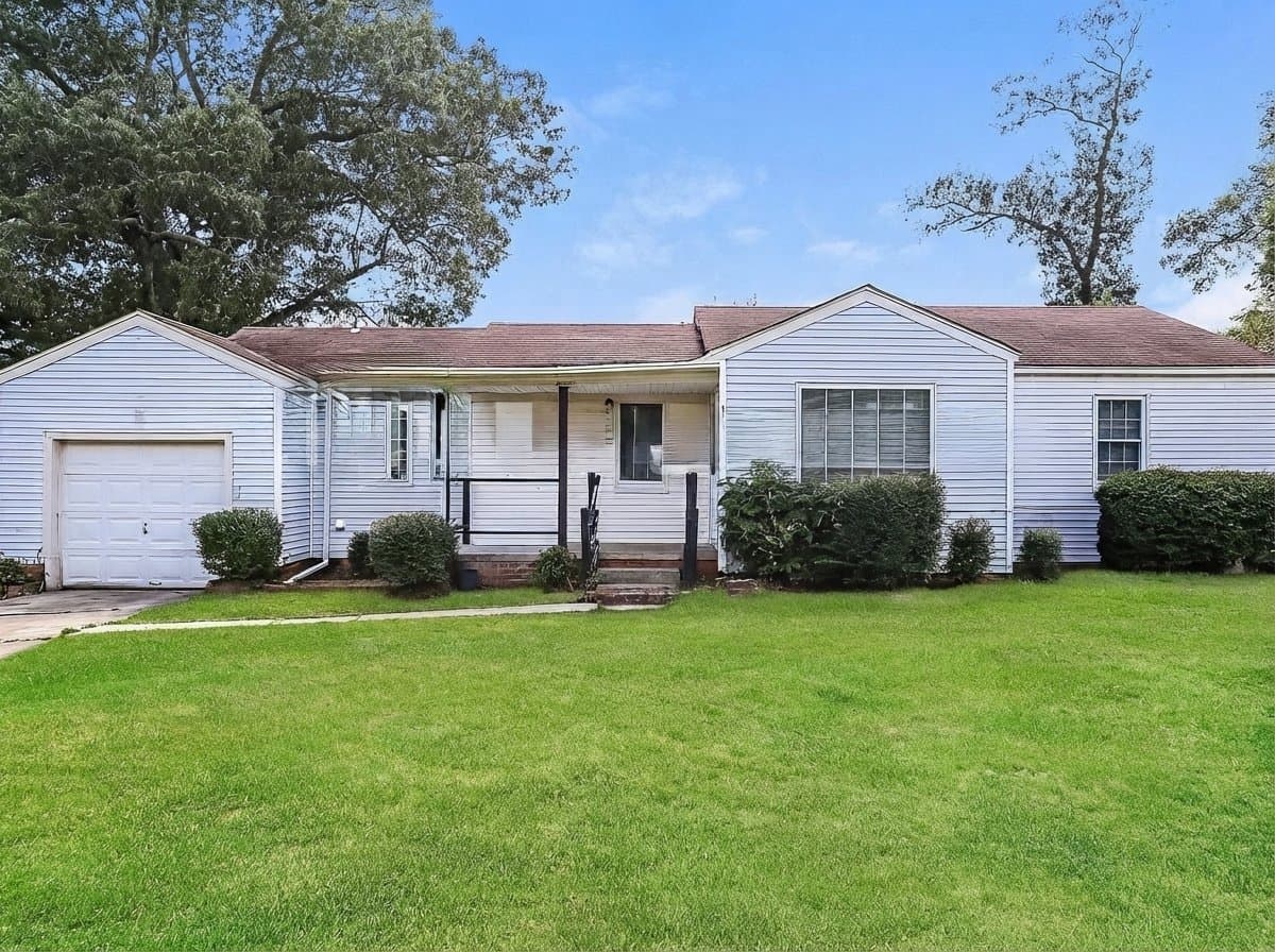 Little Rock House: 1802 Pinewood Dr