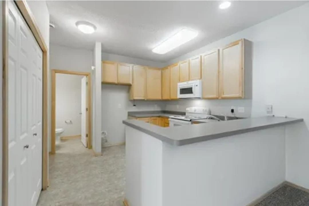 Maplewood Townhome: 3033 Chamberlain Street N