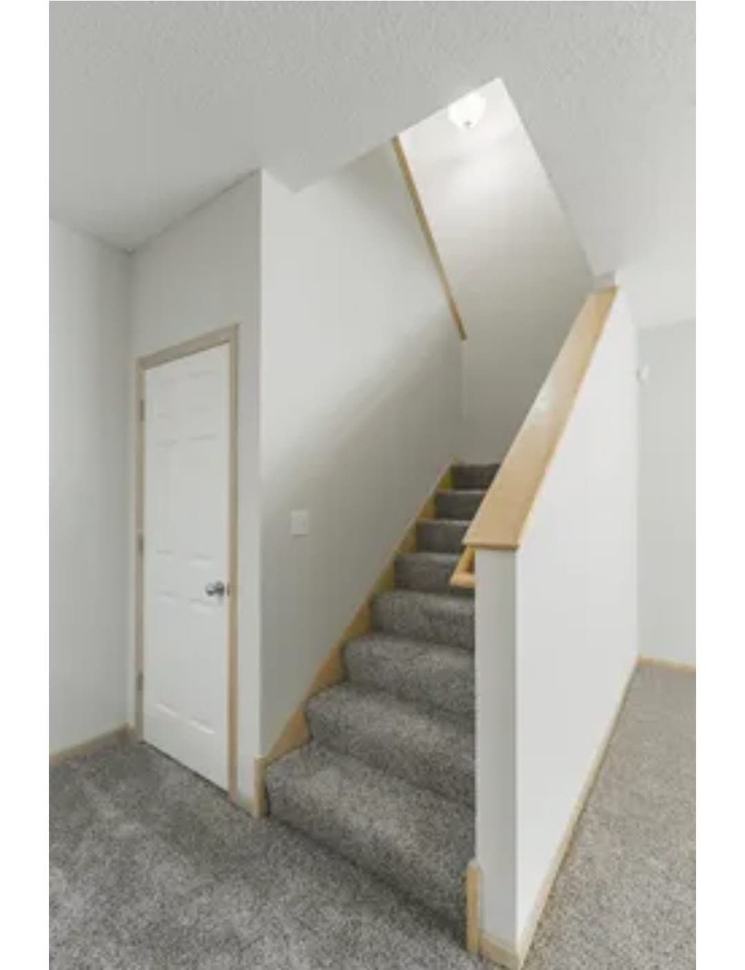 Maplewood Townhome: 3033 Chamberlain Street N
