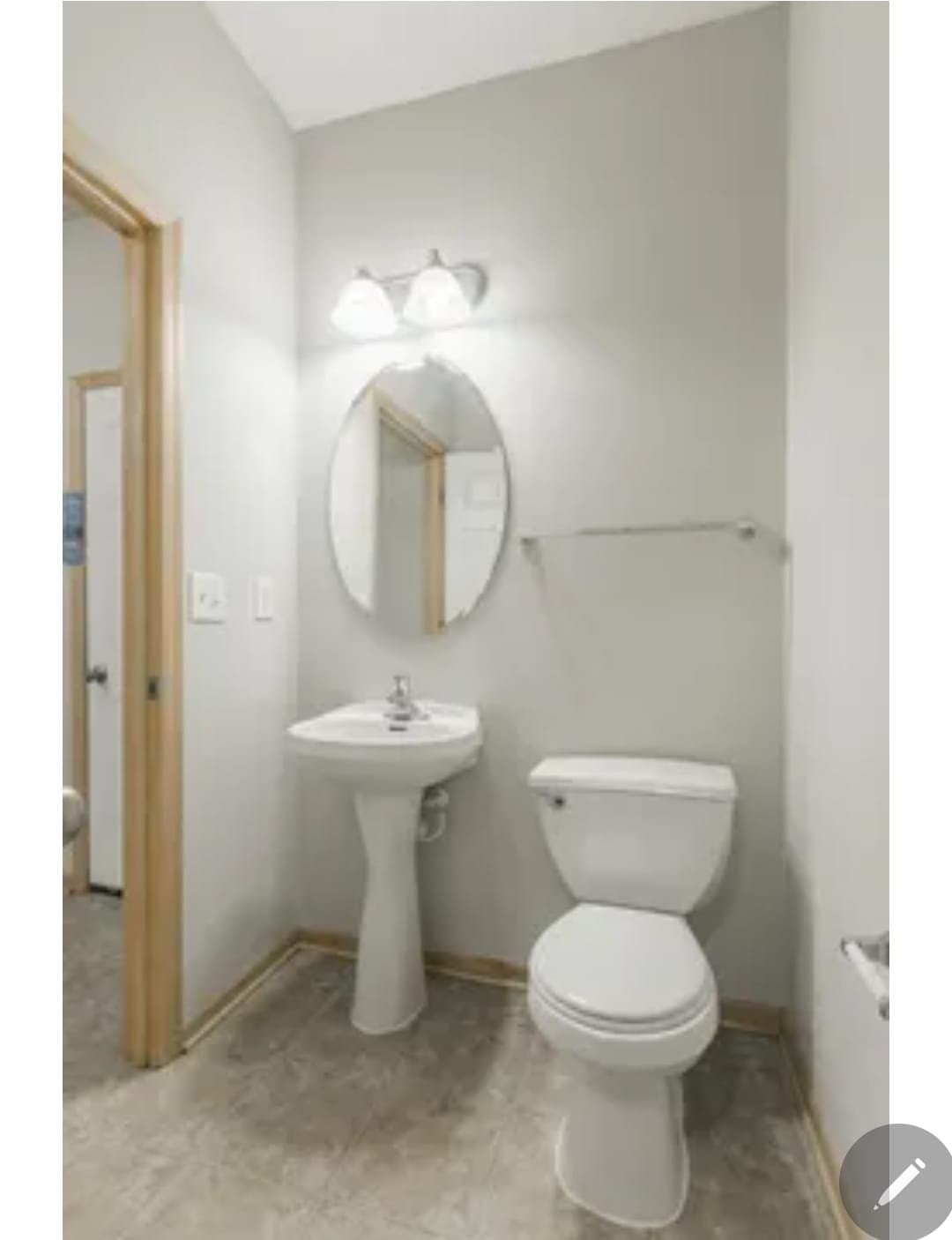 Maplewood Townhome: 3033 Chamberlain Street N