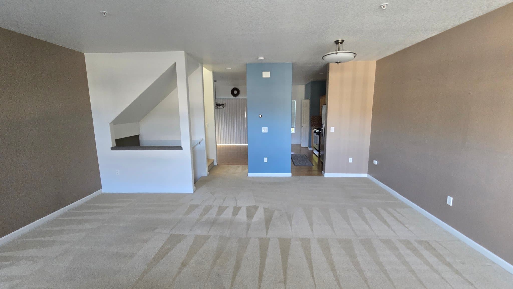 Tigard Townhome: 10727 SW Canterbury Ln