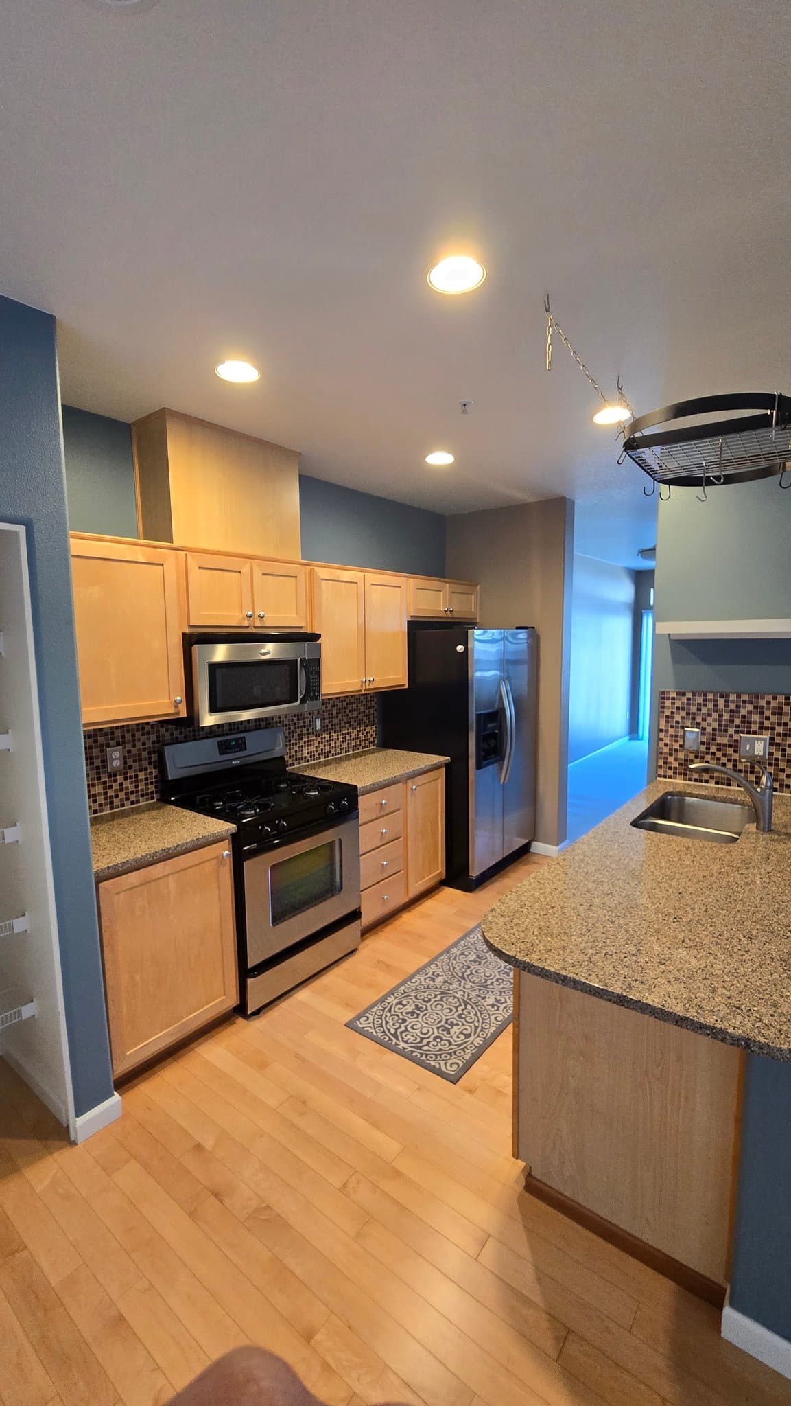 Tigard Townhome: 10727 SW Canterbury Ln