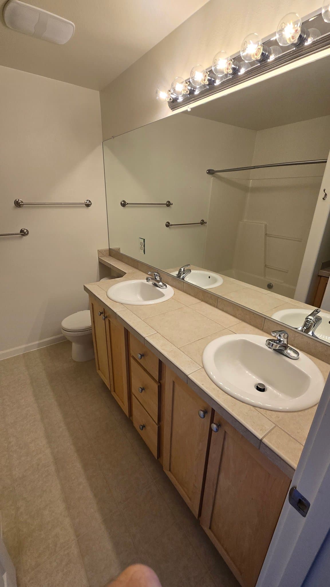Tigard Townhome: 10727 SW Canterbury Ln