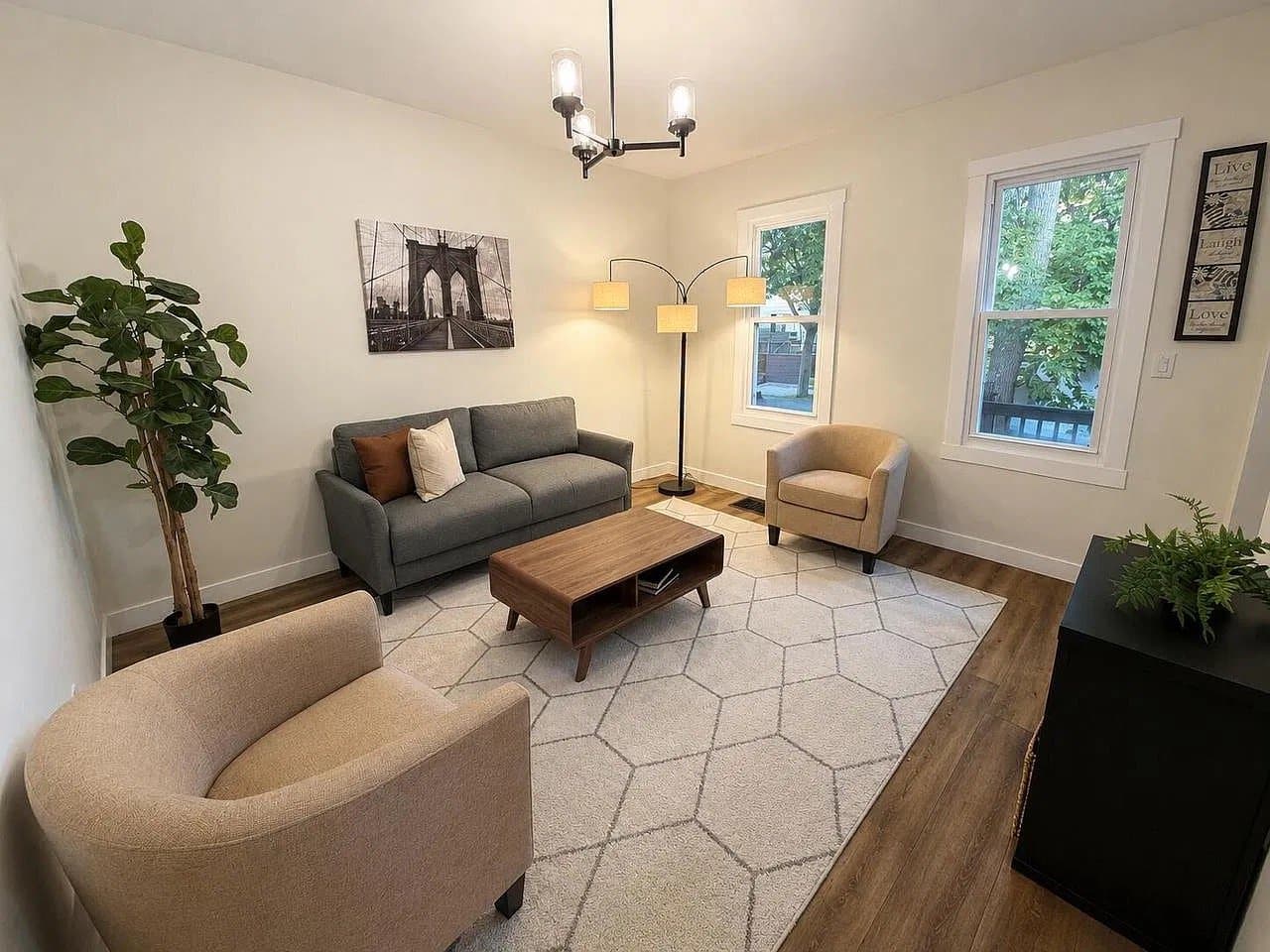 Milwaukee House: 335 N 41st St