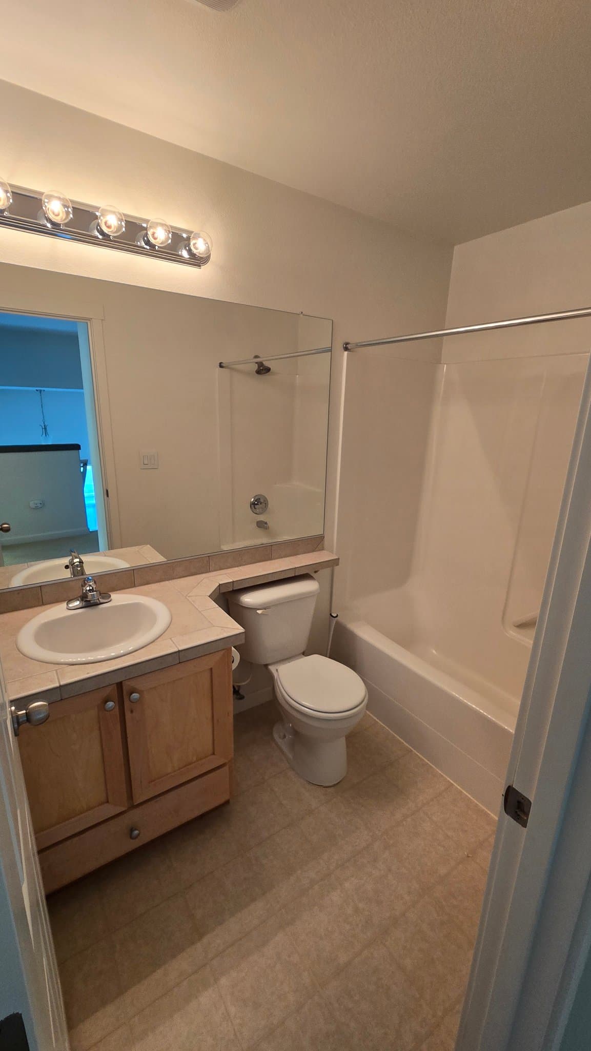 Tigard Townhome: 10727 SW Canterbury Ln