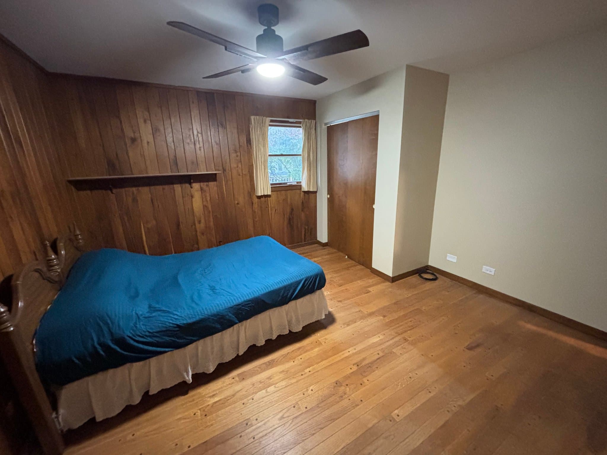 Elgin House: 168 S Aldine St