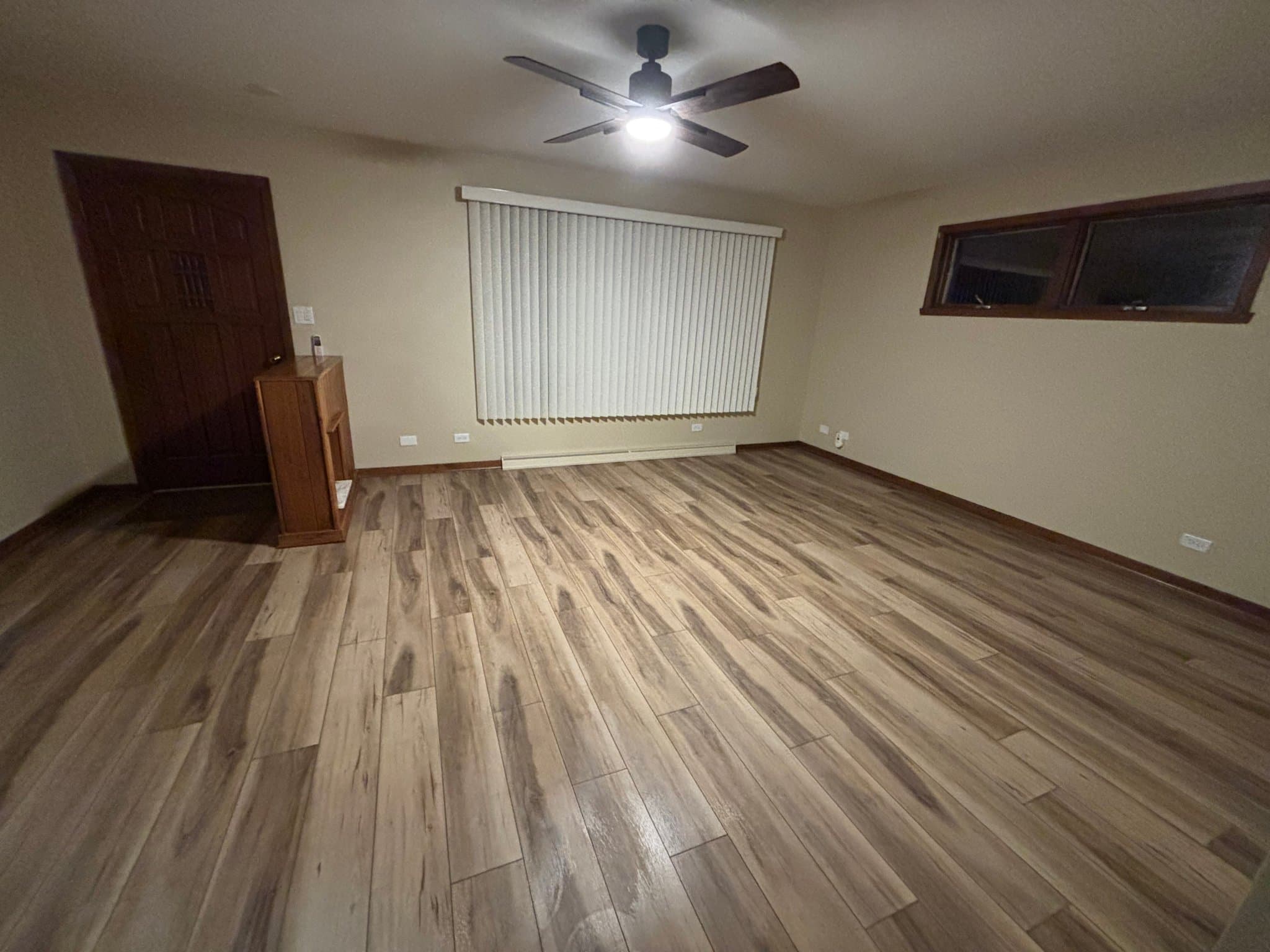 Elgin House: 168 S Aldine St