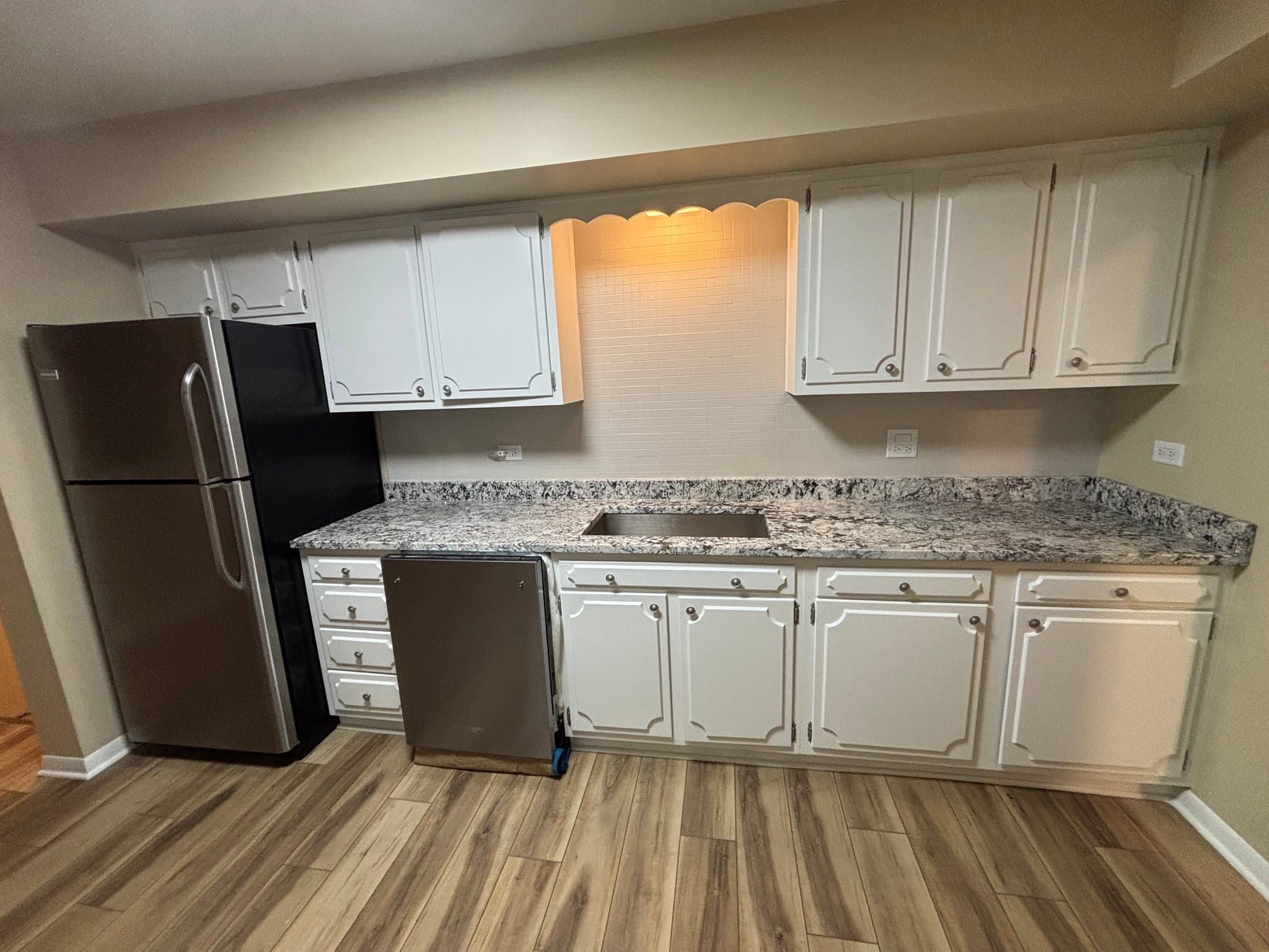 Elgin House: 168 S Aldine St