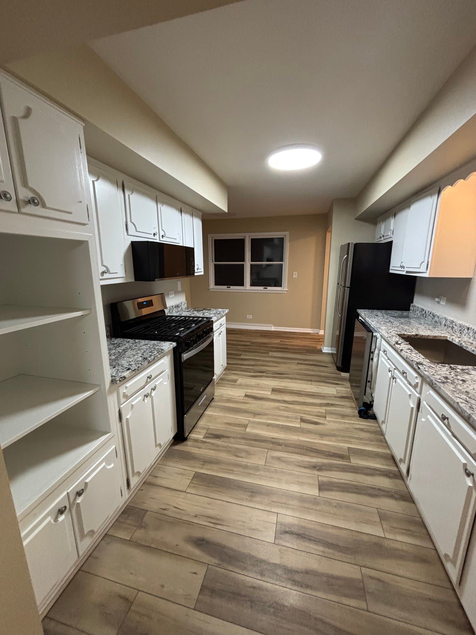 Elgin House: 168 S Aldine St