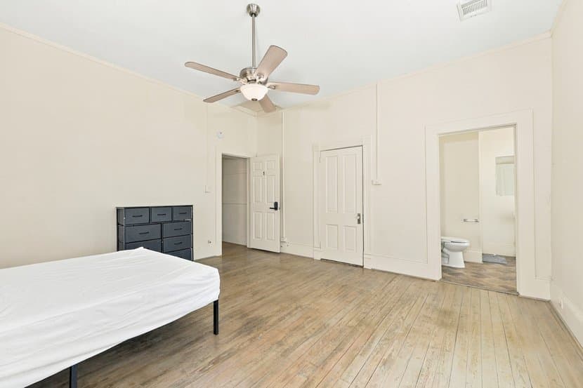 Denison Single Room: 617 W Gandy St