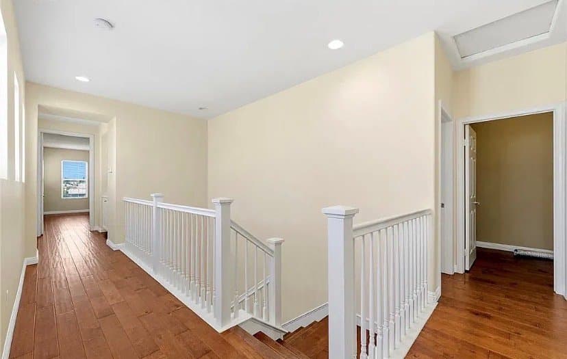Valencia House: 26807 Cottonwood Ct
