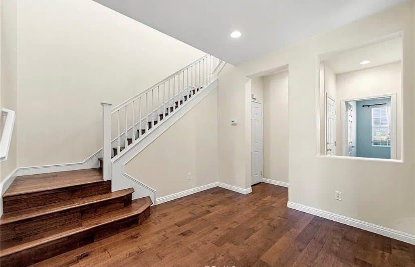 Valencia House: 26807 Cottonwood Ct