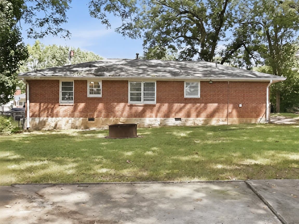 Jonesboro House: 105 Adamson Dr, Jonesboro, GA 30236