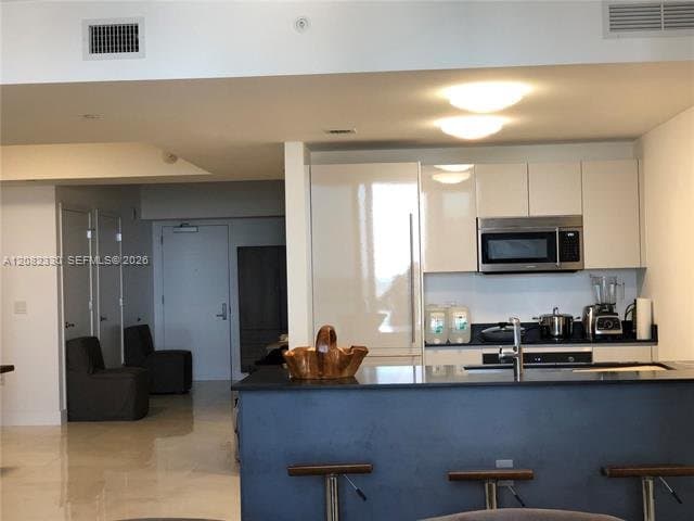Miami Condo: 1010 Brickell Ave