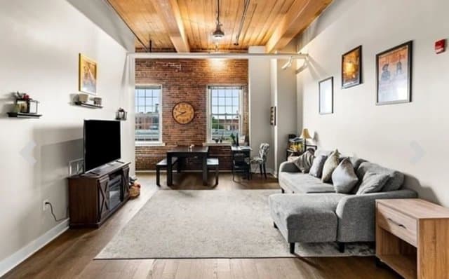 Lowell Condo: 130 John St