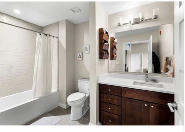Lowell Condo: 130 John St