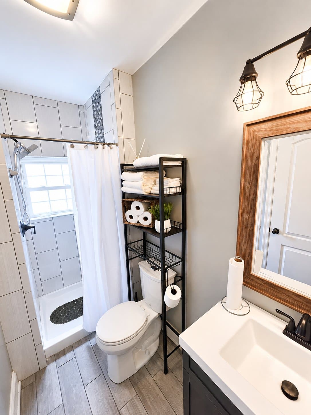 Norfolk House: 9648 Mason Creek Rd
