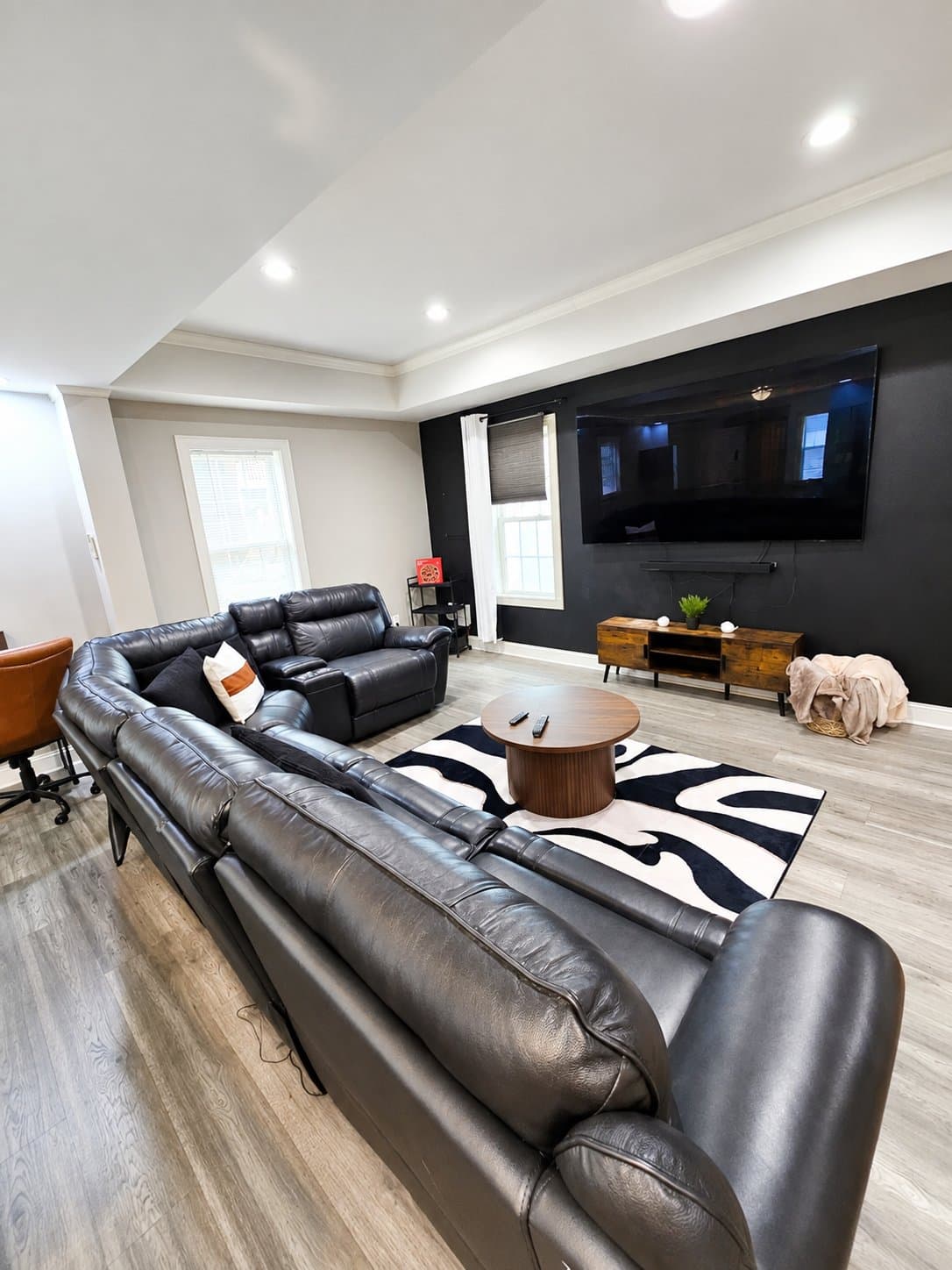 Norfolk House: 9648 Mason Creek Rd