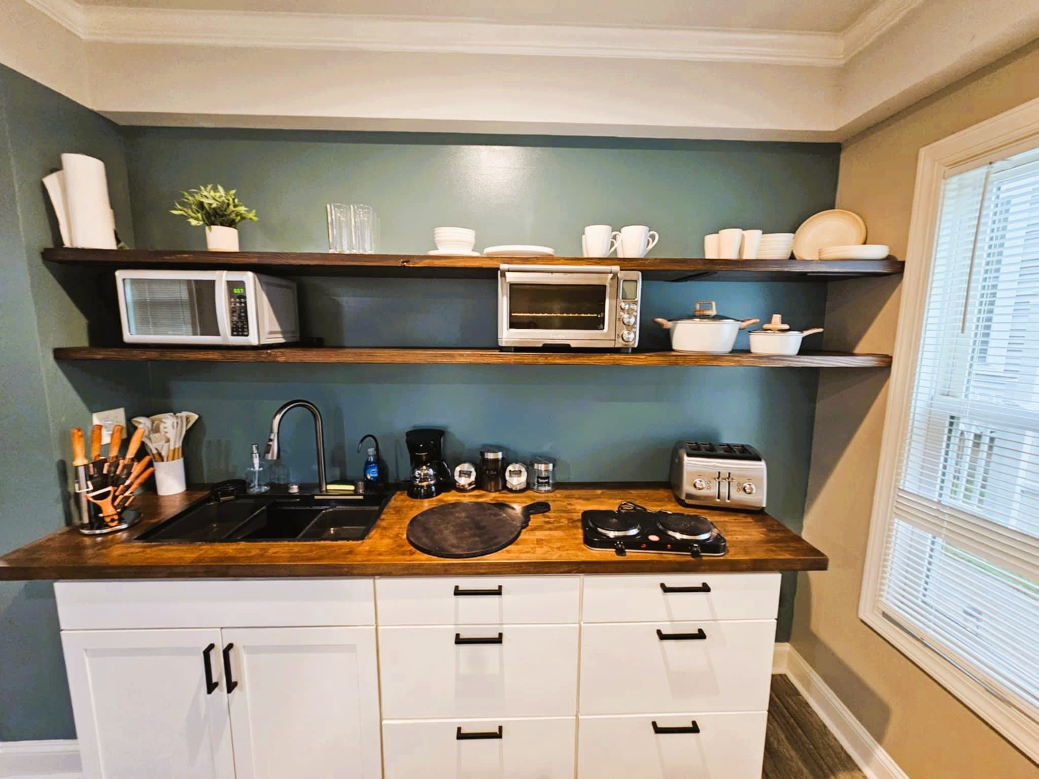 Norfolk House: 9648 Mason Creek Rd
